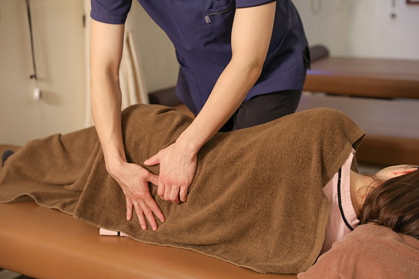 ひより接骨院本院での施術