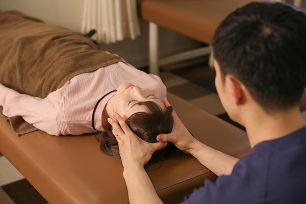 ひなた接骨院宮子院での施術イメージ