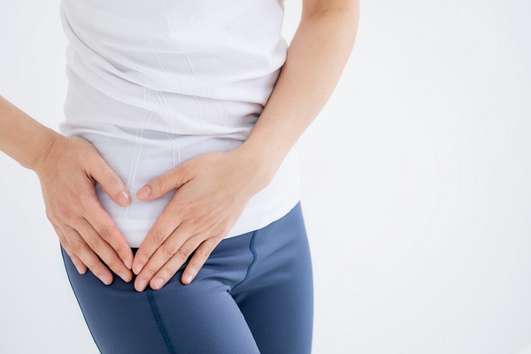 股関節に痛みを感じる人